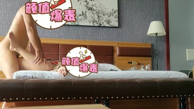 [原创] 穿着情趣内衣手持id等着插入的小女人